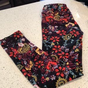 Lularoe OS leggings.